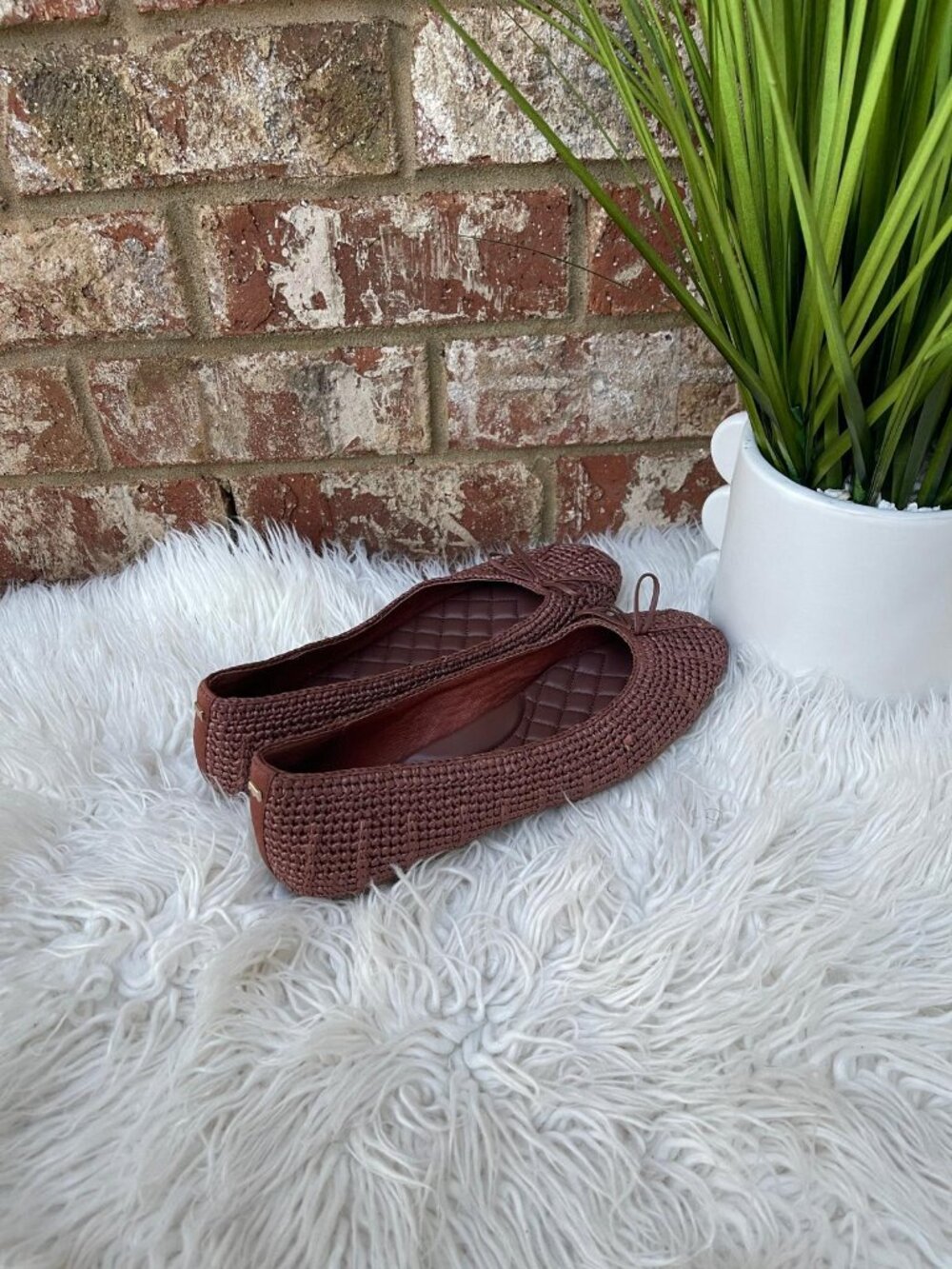 Birdies The Hummingbird Woven Bow Flats in Walnut Raffia Color Size 8 - Picture 8 of 13